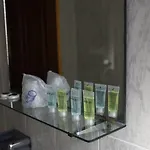 Hotel De *